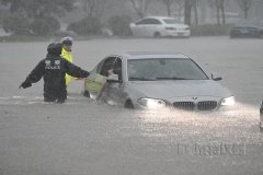 河南為何成為全國(guó)強(qiáng)降雨中心？